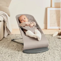 BabyBjörn Babysitter Bliss Vävd Klassisk Quilt - Sandgrå