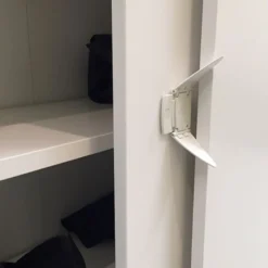 BabyDan Skjutdörrslås