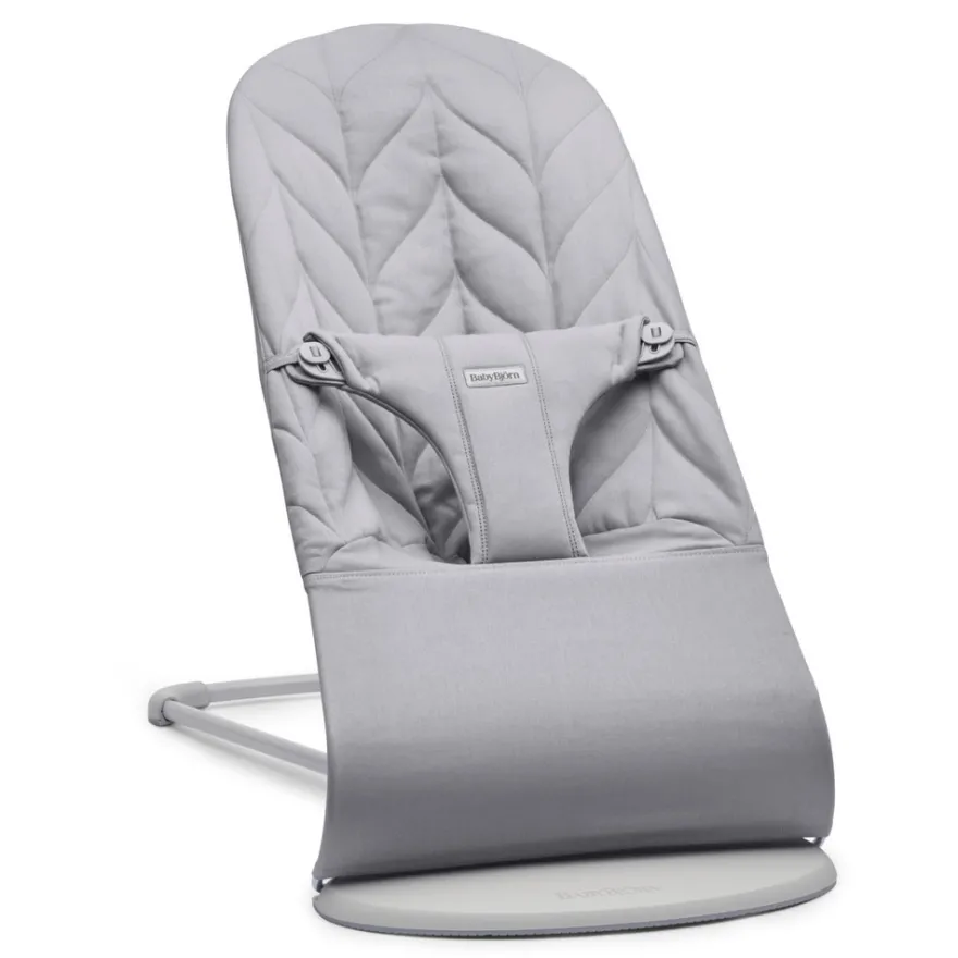Babysitter Bliss Vävd Bladmönstrad Quilt - Ljusgrå