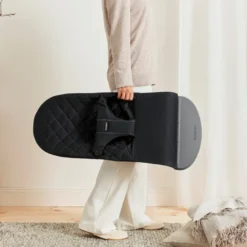 Babysitter Bliss Vävd Klassisk Quilt - Svart/Mörkgrå