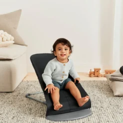 Babysitter Bliss Vävd Klassisk Quilt - Svart/Mörkgrå