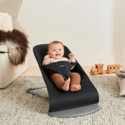 Babysitter Bliss Vävd Klassisk Quilt - Svart/Mörkgrå