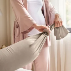 Bbhugme Gravid Och Amningskudde - Seashell Beige