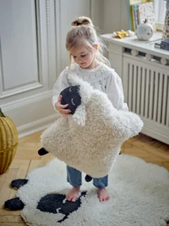 Bloomingville Mini Dolly Ullmatta - Får