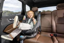 Graco Turn2Me DLX R129 Bilbarnstol - Midnight