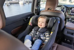 Graco Turn2Me DLX R129 Bilbarnstol - Midnight