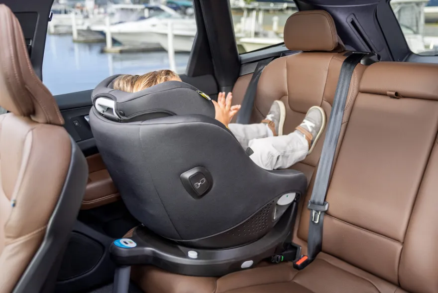 Graco Turn2Me DLX R129 Bilbarnstol - Midnight