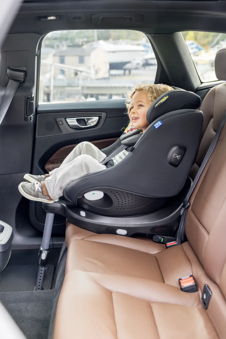 Graco Turn2Me DLX R129 Bilbarnstol - Midnight