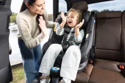 Graco Turn2Me DLX R129 Bilbarnstol - Midnight