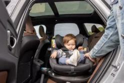 Graco Turn2Me DLX R129 Bilbarnstol - Midnight