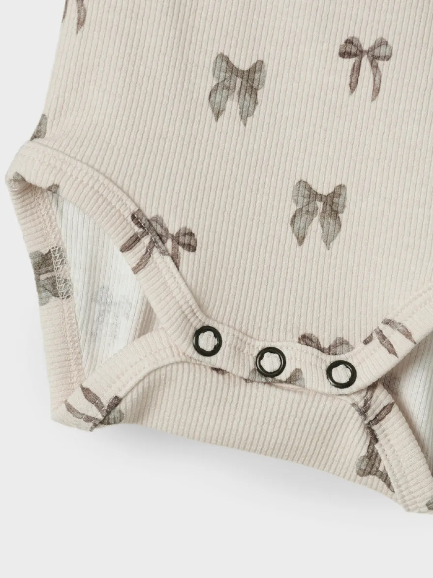 Lil' Atelier Gavo Slim Långärmad Body - Silver Peo