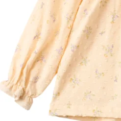 Merle Blus - Barely Apricot Flowers