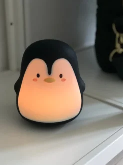 Nattlampa Pelle Pingvin LED