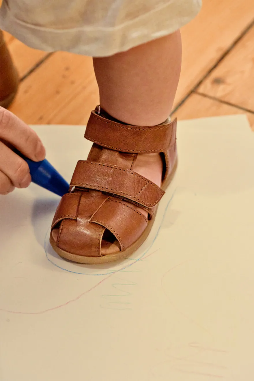 Prewalker Sandal m. Kardborre - Cognac/Cognac