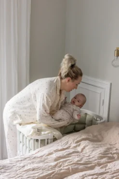 Sebra Bedside Crib - Vit