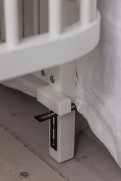 Sebra Bedside Crib - Vit