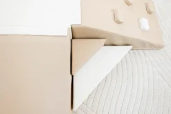 Skumleksaksset med rutschkana och klättervägg – hårt skum – beige/vit