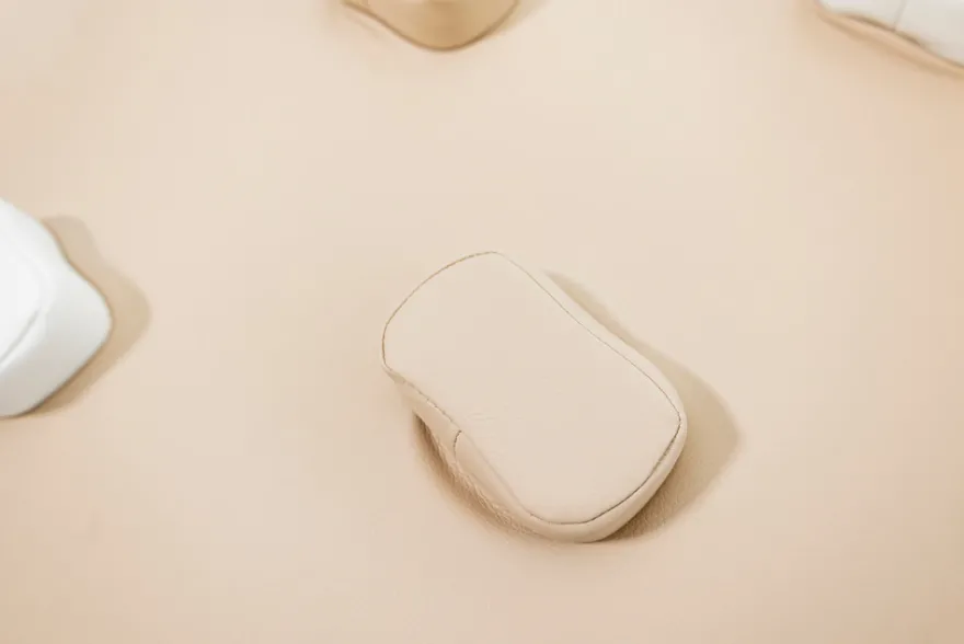 Skumleksaksset med rutschkana och klättervägg – hårt skum – beige/vit