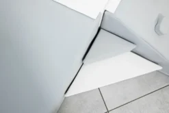 Skumleksaksset med rutschkana och klättervägg – hårt skum – grå/vit