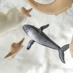 Speldosa Val - Whale