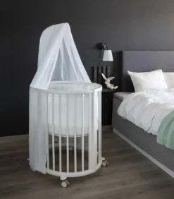 Stokke® Sleepi Mini V3 Spjälsäng Med Förlängning & Madrass - White