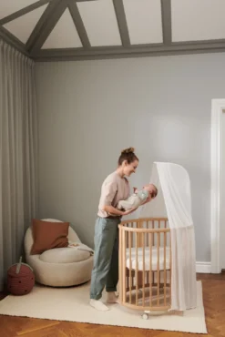 Stokke® Sleepi Mini V3 Spjälsäng Med Madrass Och Lakan - Natural