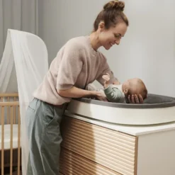 Stokke® Sleepi Skötbädd - White