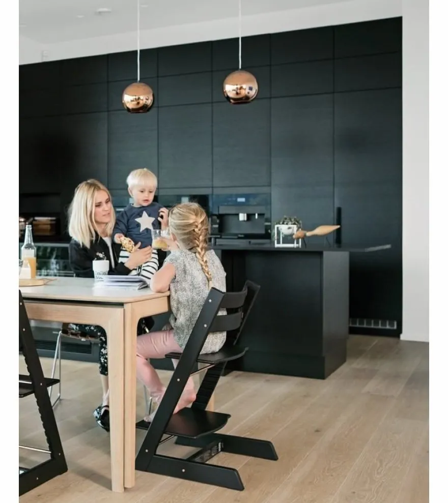 Stokke® Tripp Trapp Stol Bok Black Inkl. Newborn Set