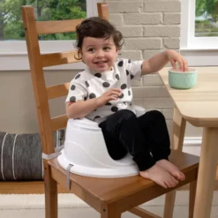 SuperSeat™ Touch of Tunes™ - 3-i-1 Babysits