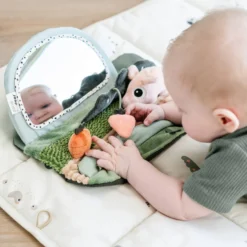 Tummy Time Sensorisk Spegel - Tiny Farm - Färgmix