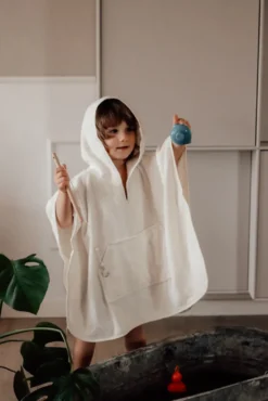 Vanilla Copenhagen Poncho - Vanilla Cream